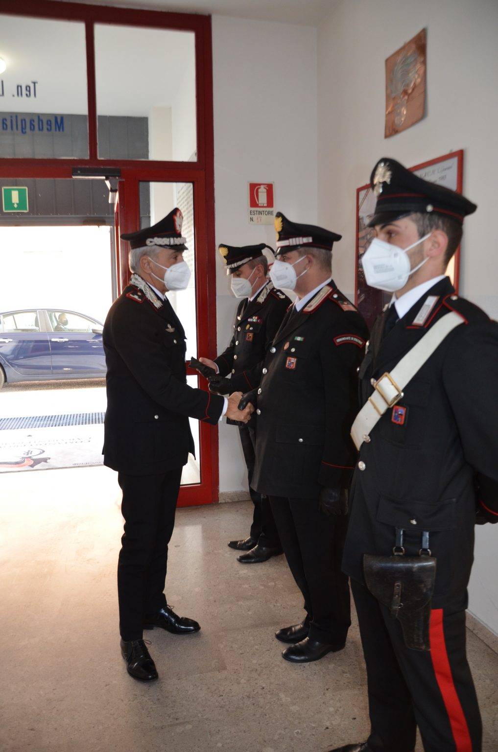 IL GENERALE DI BRIGATA GIUSEPPE SPINA IN VISITA ALLA CASERMA DEI ...