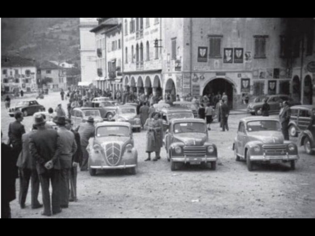 ARCHIVIO GIULIANO LAVEDER,   tra passato e presente: immagini di una storia che cambia